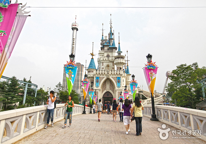 สวนสนุกLotte World