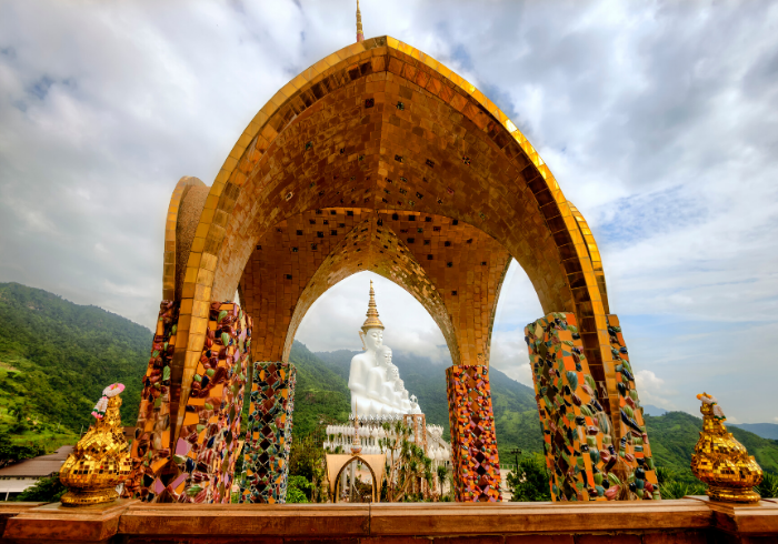 วัดพระธาตุผาซ่อนแก้ว