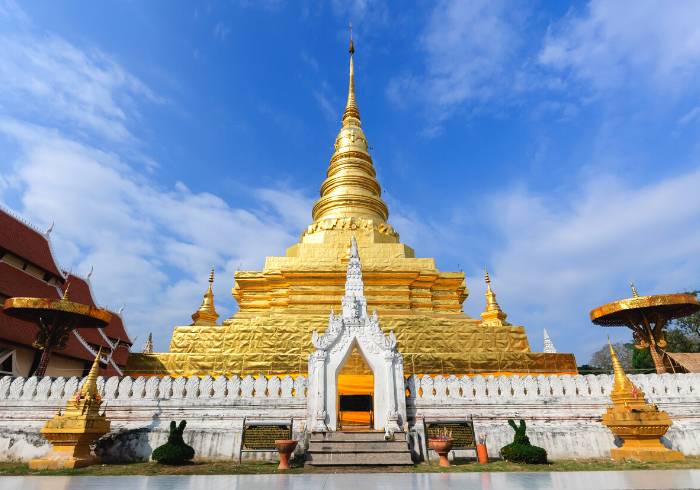 วัดพระธาตุแช่แห้งวรวิหาร